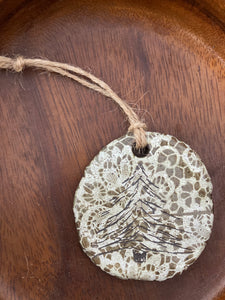 Scrappy Christmas Ornament - Lace Tree